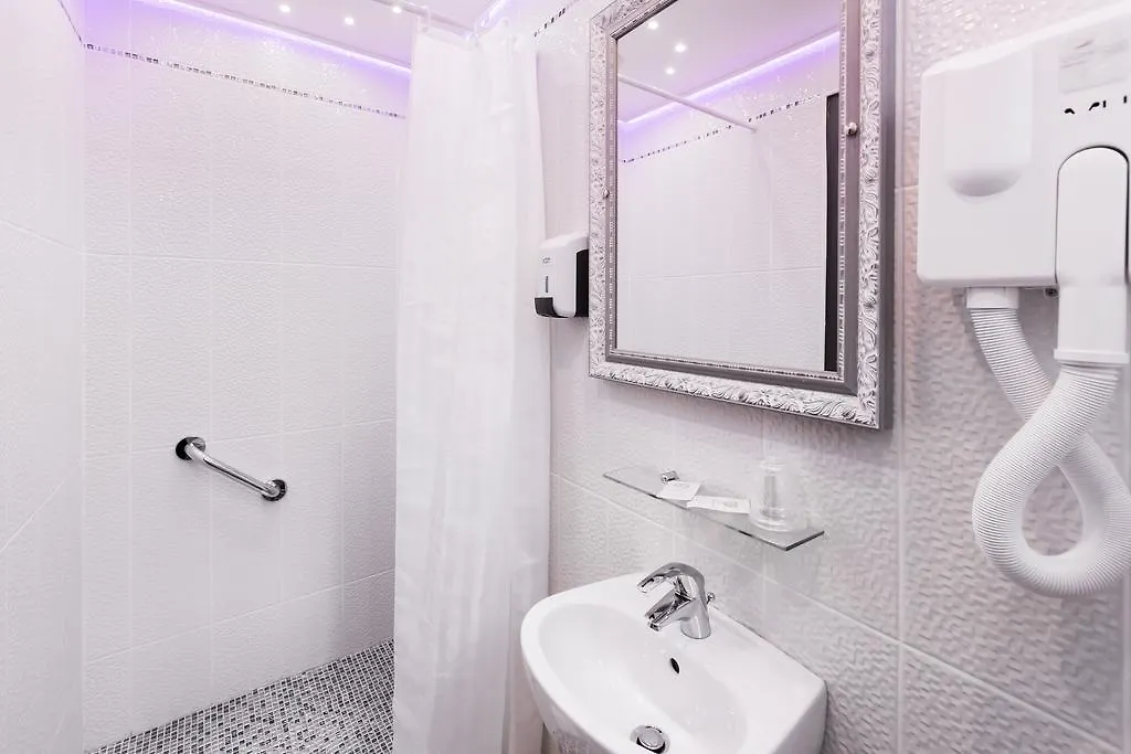 Grand Amelot Hotell 3*
